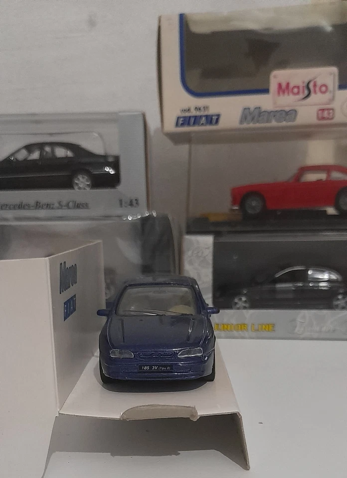 Maisto 1:43 - Fiat Marea berlina 1996 blu; no Burago, Giocher, Kess, Neo, Matrix - Immagine 2 di 4