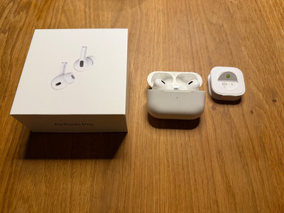 Apple Airpod Pro 2 / voll funktionsfähig / inkl. Ladecase / neue Ohrstöpsel