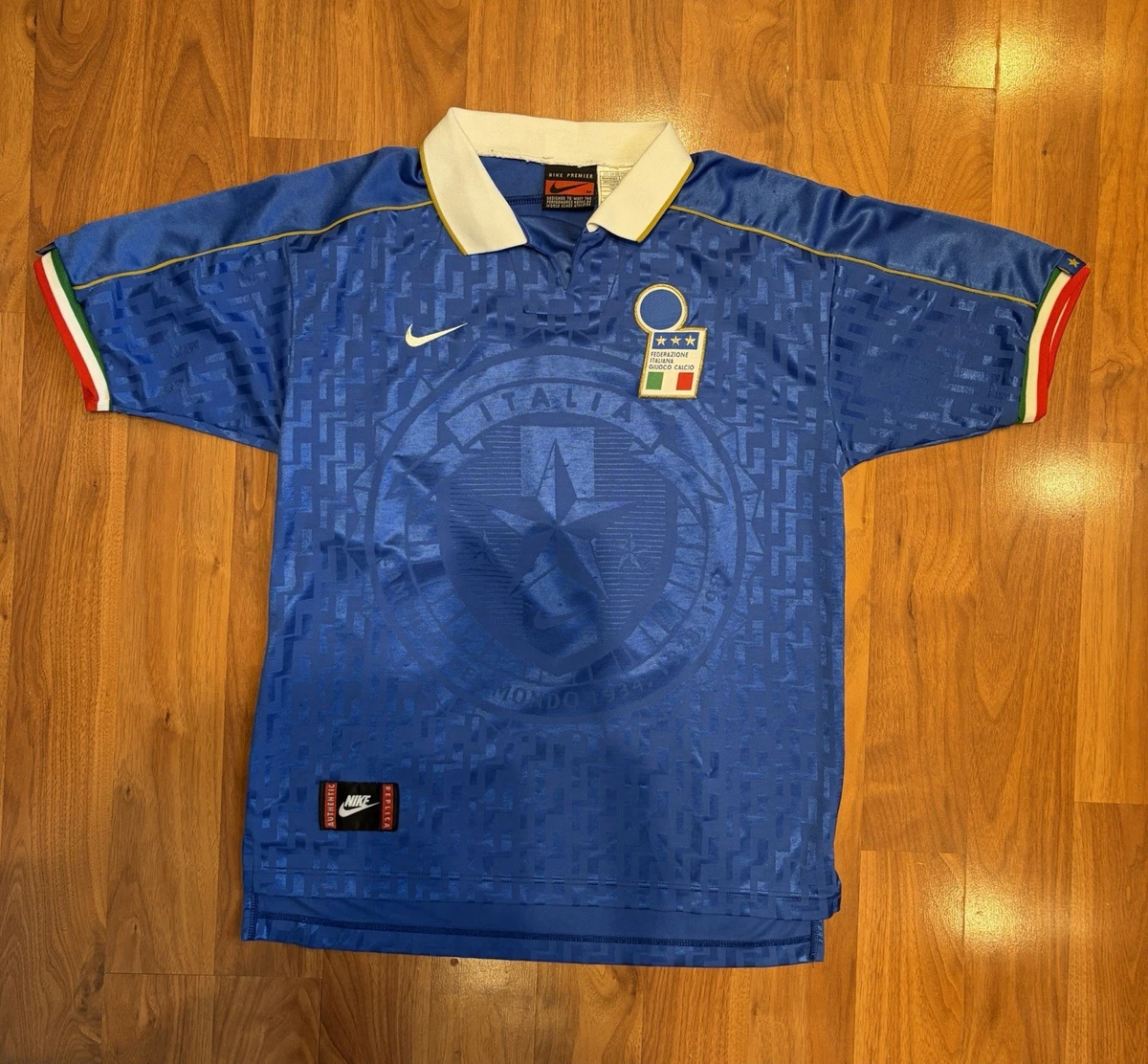 Preços baixos em Equipe Nacional Nike Itália Roupas e Souvenirs