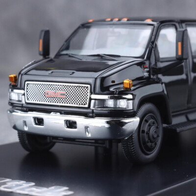 GMC Top Kick 1/64 GOC ピックアップトラック ミニカー GOC GMC TOPKICK Pickup White 1:64 - Limited Edition | GOC