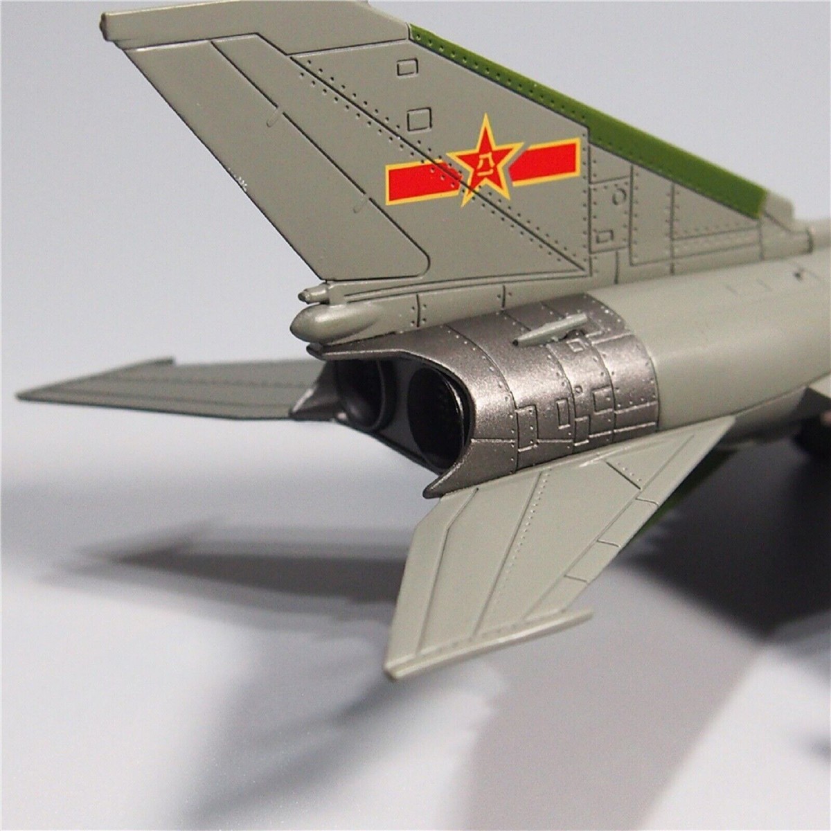 1:100 J-8 Fighter 81192 Airplane Diecast Military Aircraft Plane