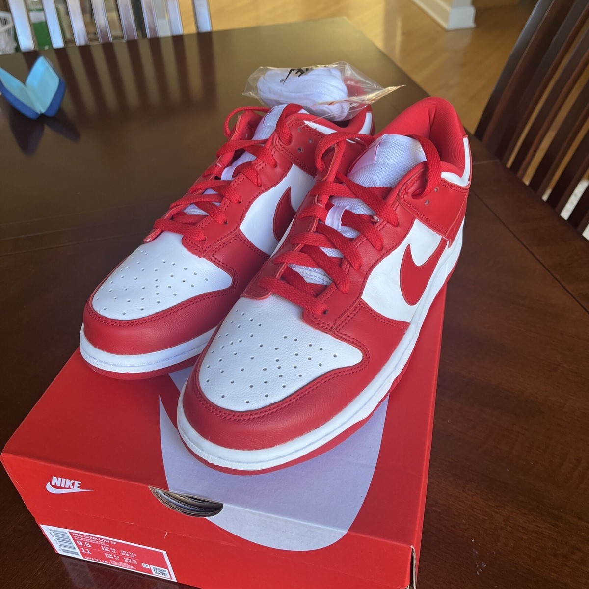 Size 9.5: 2023 Nike Dunk Low SP St. Johns White/University Size 9.5: 2023 Nike Dunk Low SP St. Johns White/University