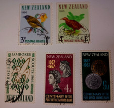 🦋 NEW ZEALAND - 1966/67 - COLLECTION of 5 STAMPS - USED