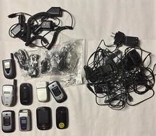 USED FLIP PHONE LOT: PHONES, CHARGERS, EARBUDS, CAR CHARGER: NEED TO BE CHARGED