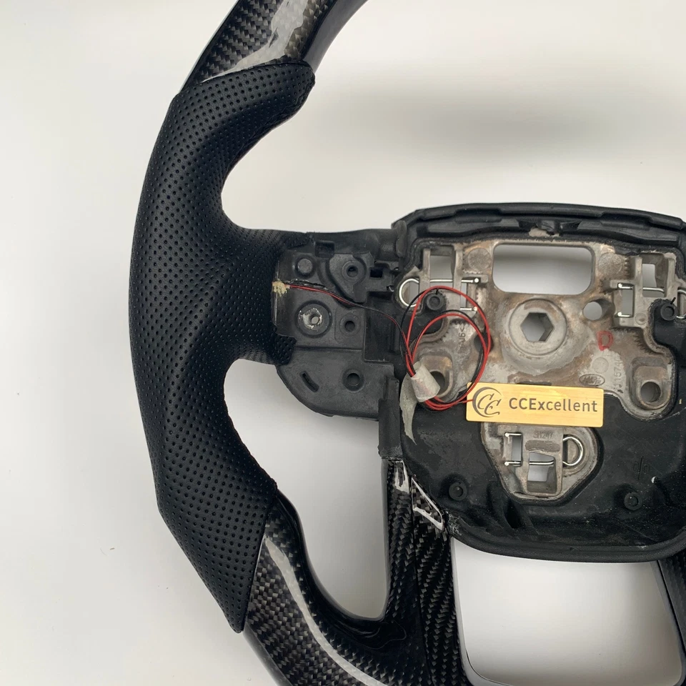 For Land Rover Range Rover Sport 2014-2020 real carbon fiber steering wheel/LED - Image 4 of 4