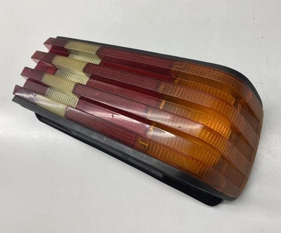 ORIGINAL Mercedes W126 C126 SE C L Brems Rück Leuchte Licht rS rechts Heck - Bild 1 von 4