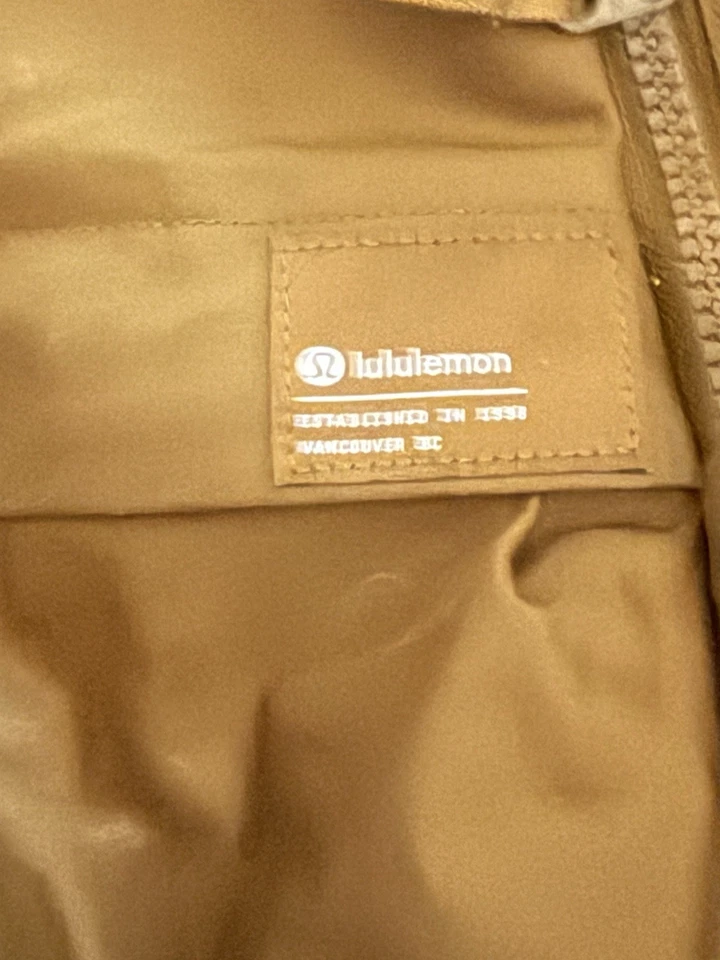 Mochila diaria Lululemon amarillo mostaza Foto 2 de 4