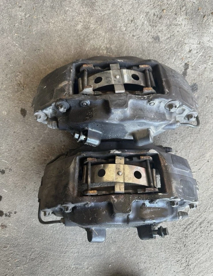 Pinzas de freno delanteras Chevrolet Camaro SS 2010-2015 Brembo - OEM  Foto 3 de 4