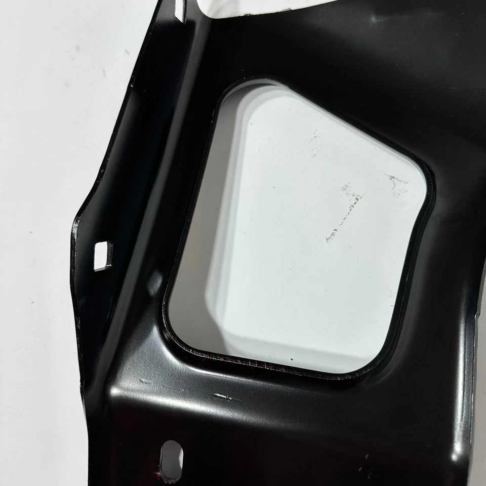 Soporte de parachoques trasero izquierdo Dodge Dakota Mitsubishi 2005-2010 55077601AE Foto 3 de 4