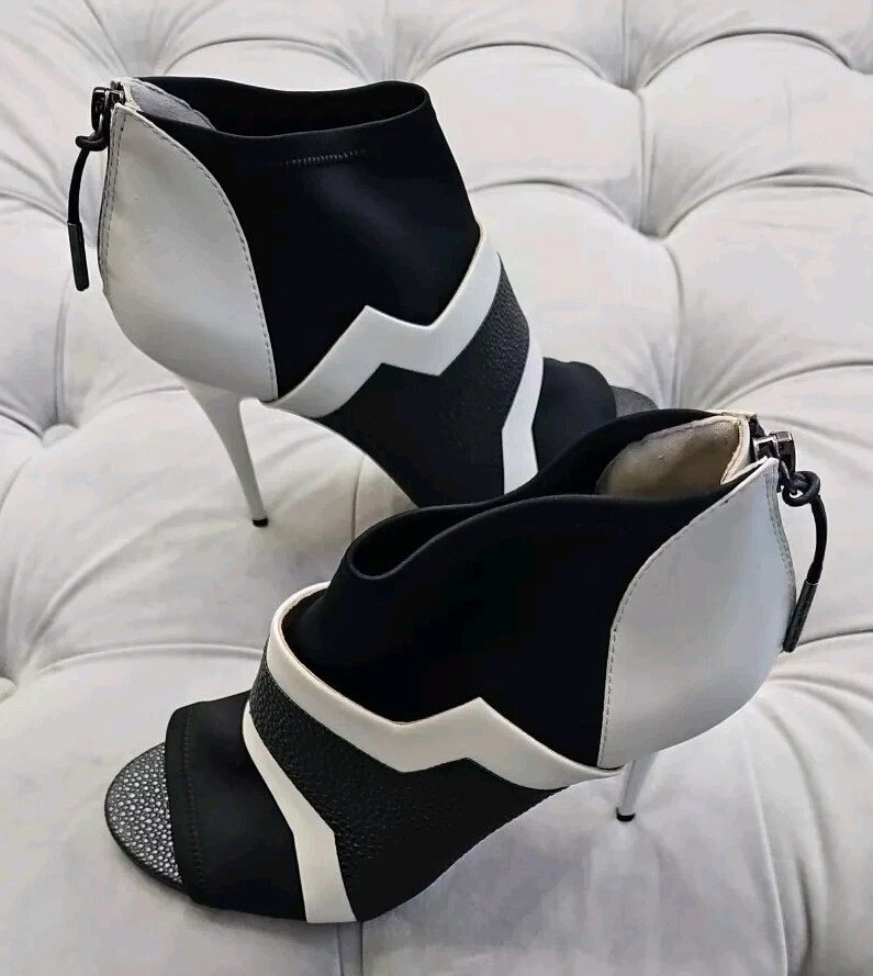 Spot On White Lamb Boot – Stivaletto Donna Altezza Caviglia In Morbidissimo Sintetico Bianco