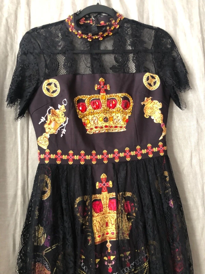 Vestido de Diseñador ANNA DELLO RUSSO Raro Mediano M Aristocracia Reyes Corona Retro Foto 2 de 4