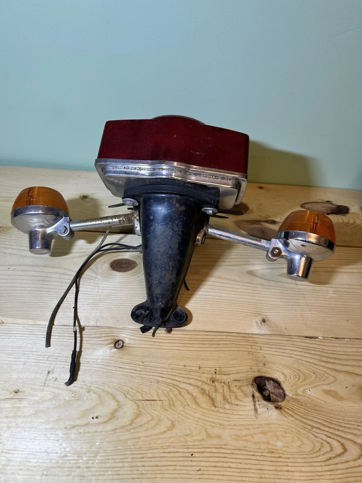Luz de freno y soporte señal izquierda señal derecha honda cb360t 1974 1975 1976 Foto 2 de 4