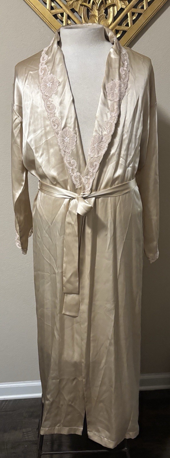 Victoria Secret Long Robe Size Medium Gold Lace Vintage 90s 100% Silk