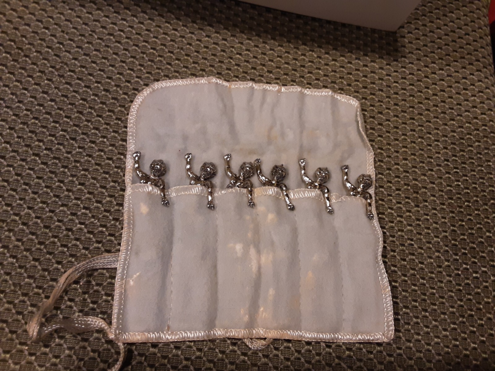 Picture 4 of 6
