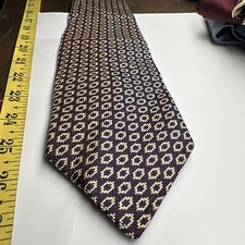 Burberrys Made In England Pure Silk Tie 56 x3.75 Classic Necktie