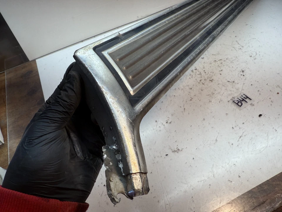 Ford Gran Torino Sport 1972 cuarto trasero derecho panel moldura 72 B44-6 Foto 2 de 4