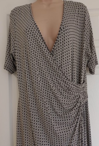 Marks & Spencer ladies faux wrap midi dress size 20 beige & black VGC - Picture 2 of 6
