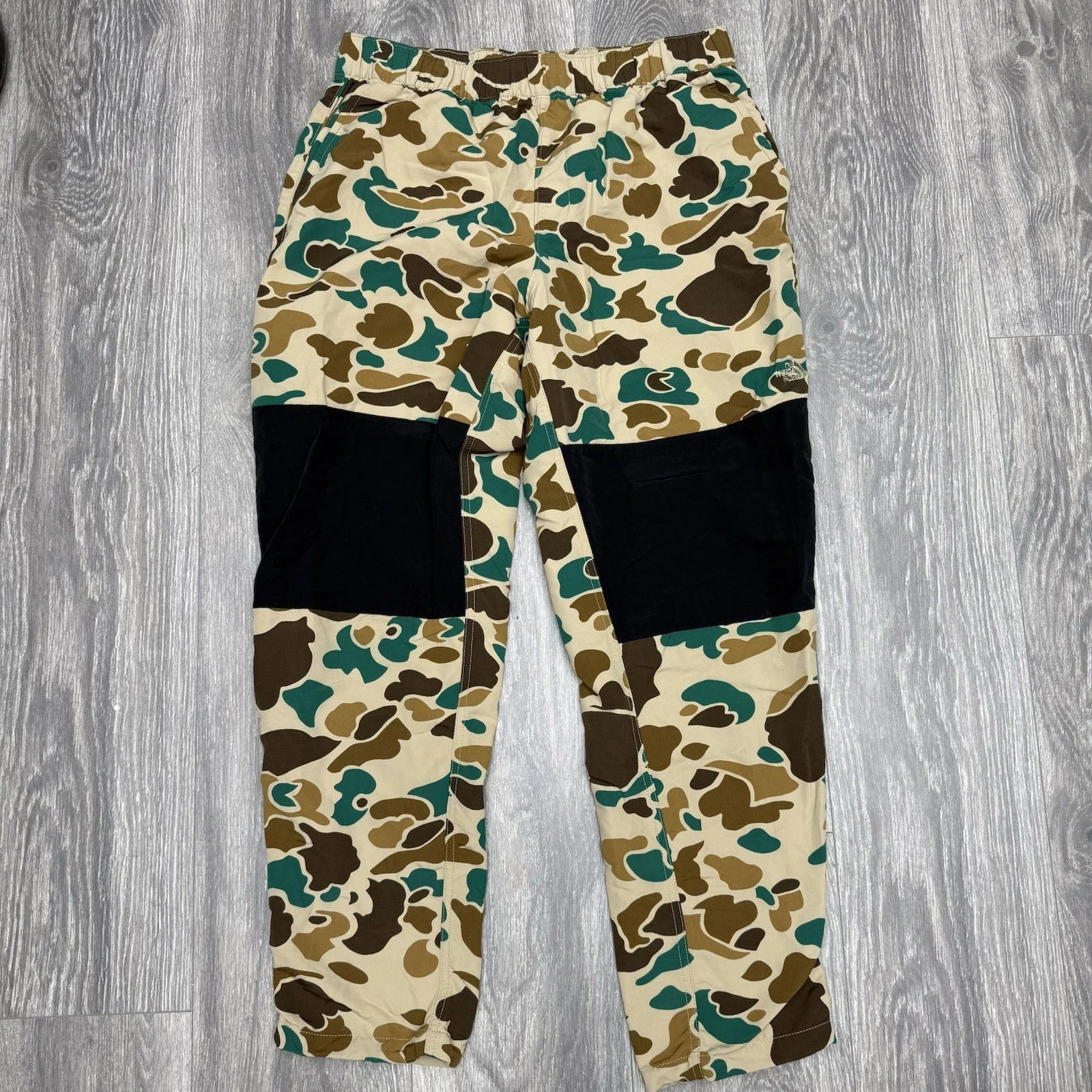 The North Face Camo Hiking Stretch Cargo Pants Drawstring Men's size Medium