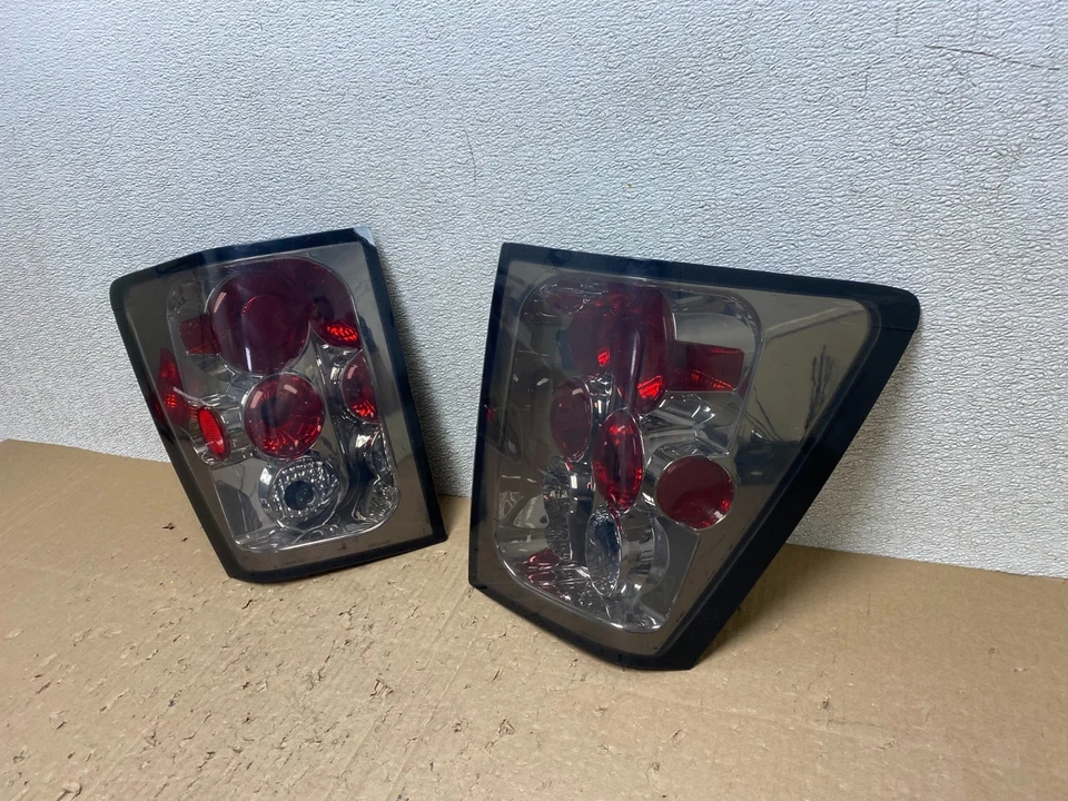 Juego de luces traseras laterales izquierda+derecha Jeep Grand Cherokee 2005 a 2006 U0581 DG Foto 2 de 4