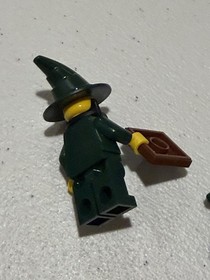 LEGO Castle Kingdoms: 7955  Wizard with Baby Dragon