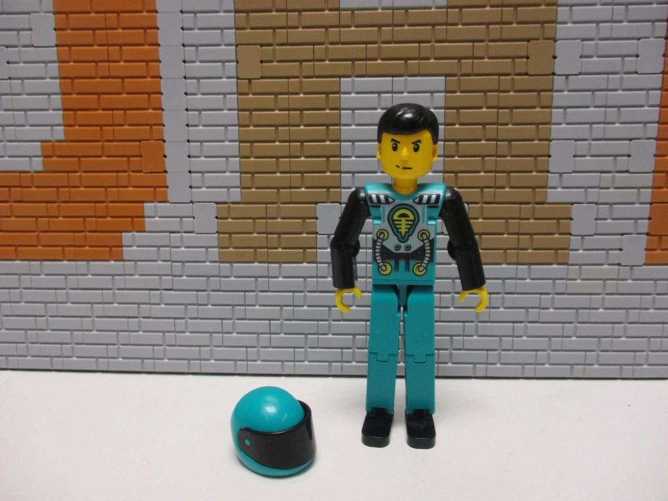 ( J 6 / 14  )   Lego Technic / Technik  Figur mit Helm - Bild 2 von 2