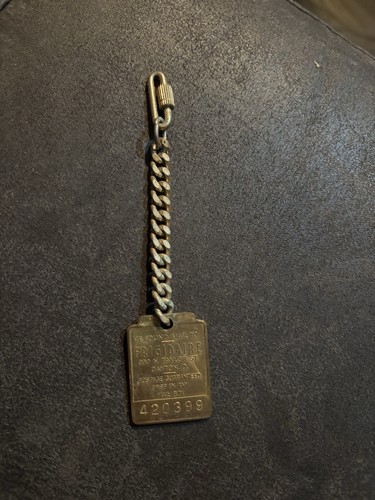RARE ADVERTISING VINTAGE FRIGIDAIRE WATCH KEYCHAIN FOB