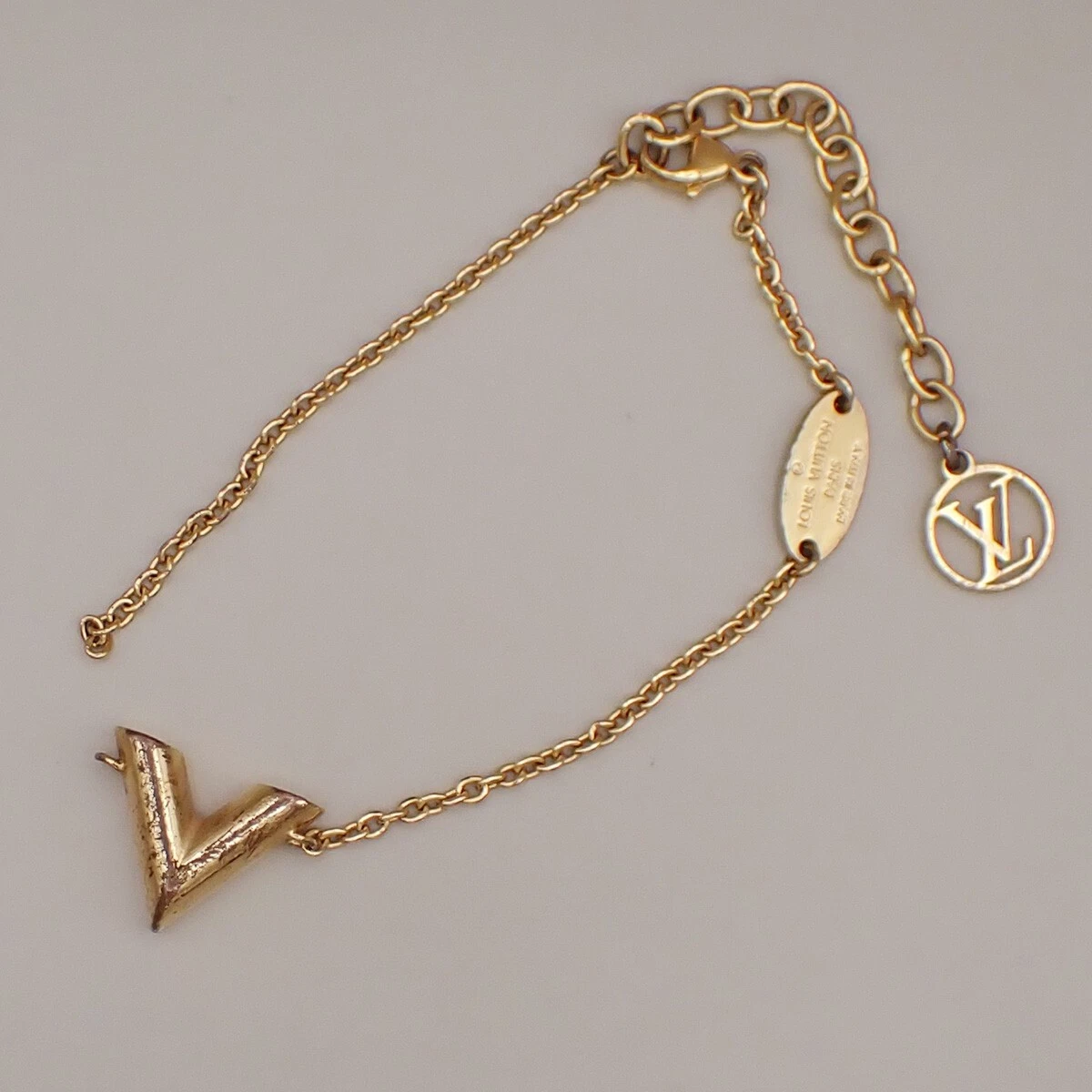 LOUIS VUITTON（LV） Bracciale LOUIS VUITTON LV Logo Essential V Placcato Oro Italia M61084 05YG923