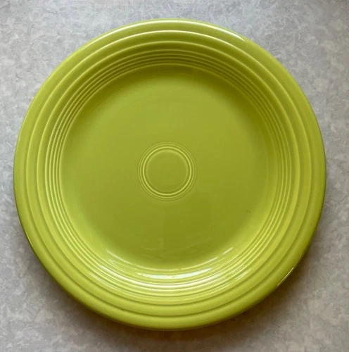 Vintage 1950’s Fiesta Chartreuse Green 10-1/4" Dinner Plate Fiestaware Vintage