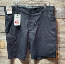 Men  s Wrangler All Terrain Gear Utility Shorts, Size 38, NWT