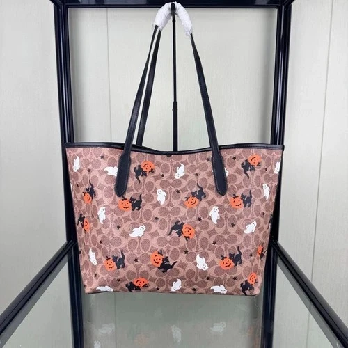 Bolsa tote CW450 City assinatura lona couro liso estampa Halloween encaixe - Imagem 2 de 4