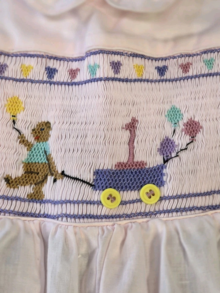 First 1 岁生日手工缩褶浅粉色女宝宝连衫裤复古 — 第 4/4 张图片