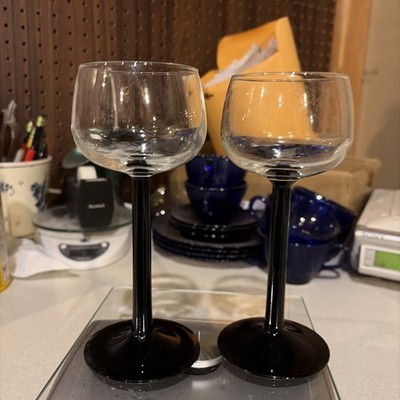 SET OF 2 VINTAGE LUMINARC FRANCE ELEGANT BLACK STEM RHINE WINE GLASSES 6.5  TALL
