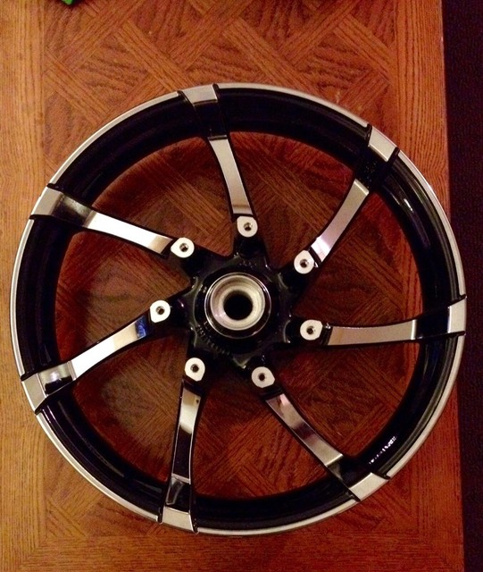 Harley Davidson Touring Road King Street Glide Agitator 19 Front Wheel