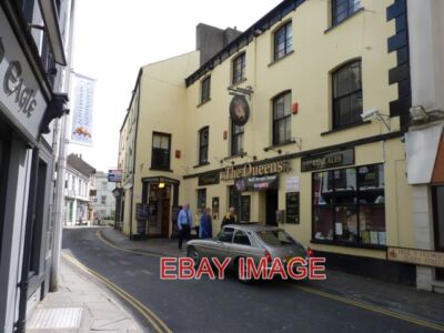 FOTO DIE KÖNIGINNEN AUF DER QUEEN STREET CARMARTHEN PUBS SIND JETZT DORT, WO SIE HINGEHEN