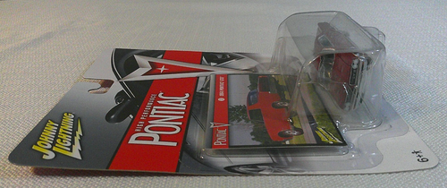 Johnny Lightning 1964 Pontiac GTO Diecast 1:64 RED - High Performance Pontiac - Picture 3 of 6