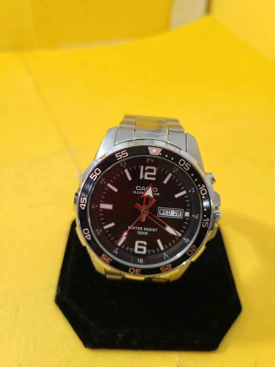 Casio ILLUMINATOR Watch Date Silver Dial 5373 MTD 1080 10 BAR