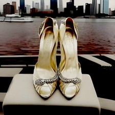 Valentino Garavani Runaway Leather Gold Silver Embellished Crystal Peep Toe 37 7