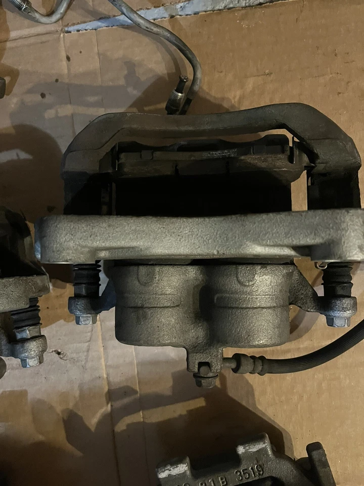 Used Nissan 370z Caliper Set - Image 3 of 4