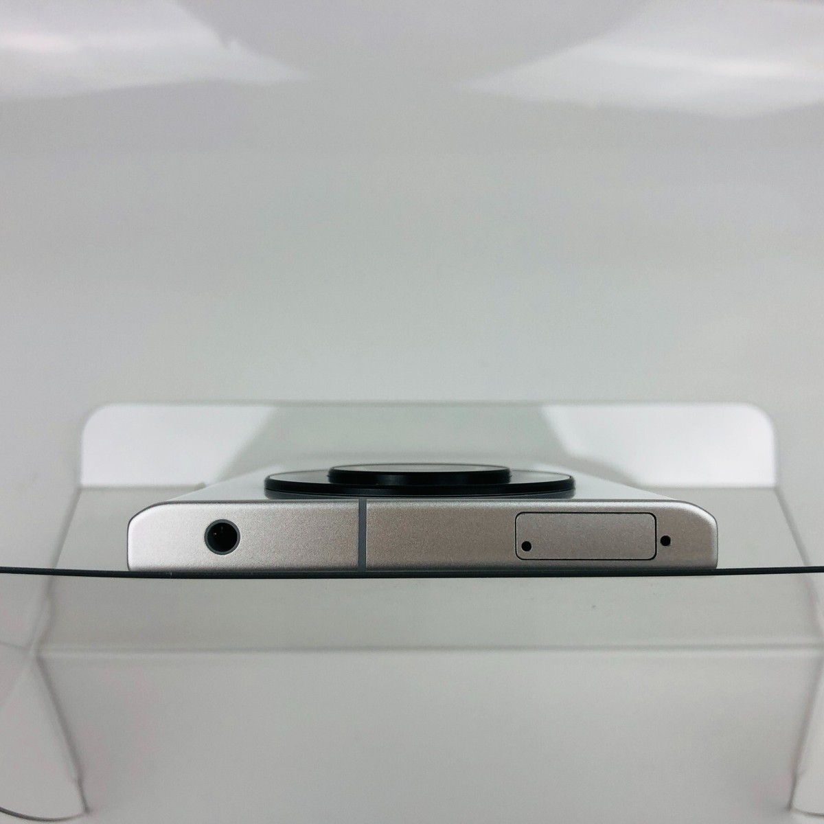 SHARP Leica LEITZ PHONE 2 WHITE 5G 1 inch sensor Snapdragon SHARP Leica LEITZ PHONE 2 WHITE 5G 1 inch sensor Snapdragon