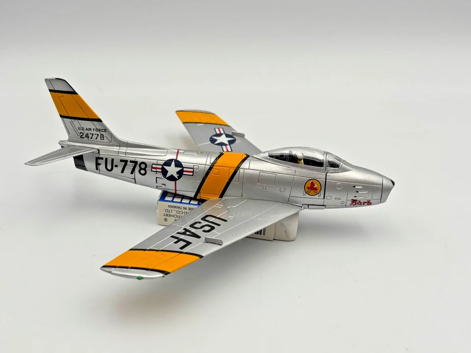 Corgi USAF F-86 Sabre Jet Fighter Aircraft 1:72 Diecast Metal US Air Force Model - Image 4 of 4