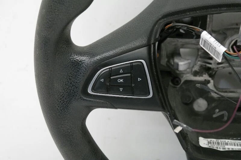 Ford Focus 2016 volante con control de crucero OEM Foto 2 de 4