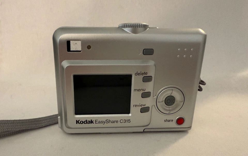 Kodak EasyShare C315 5.0 Megapixel Digital Camera -Silver - Image 2 of 4