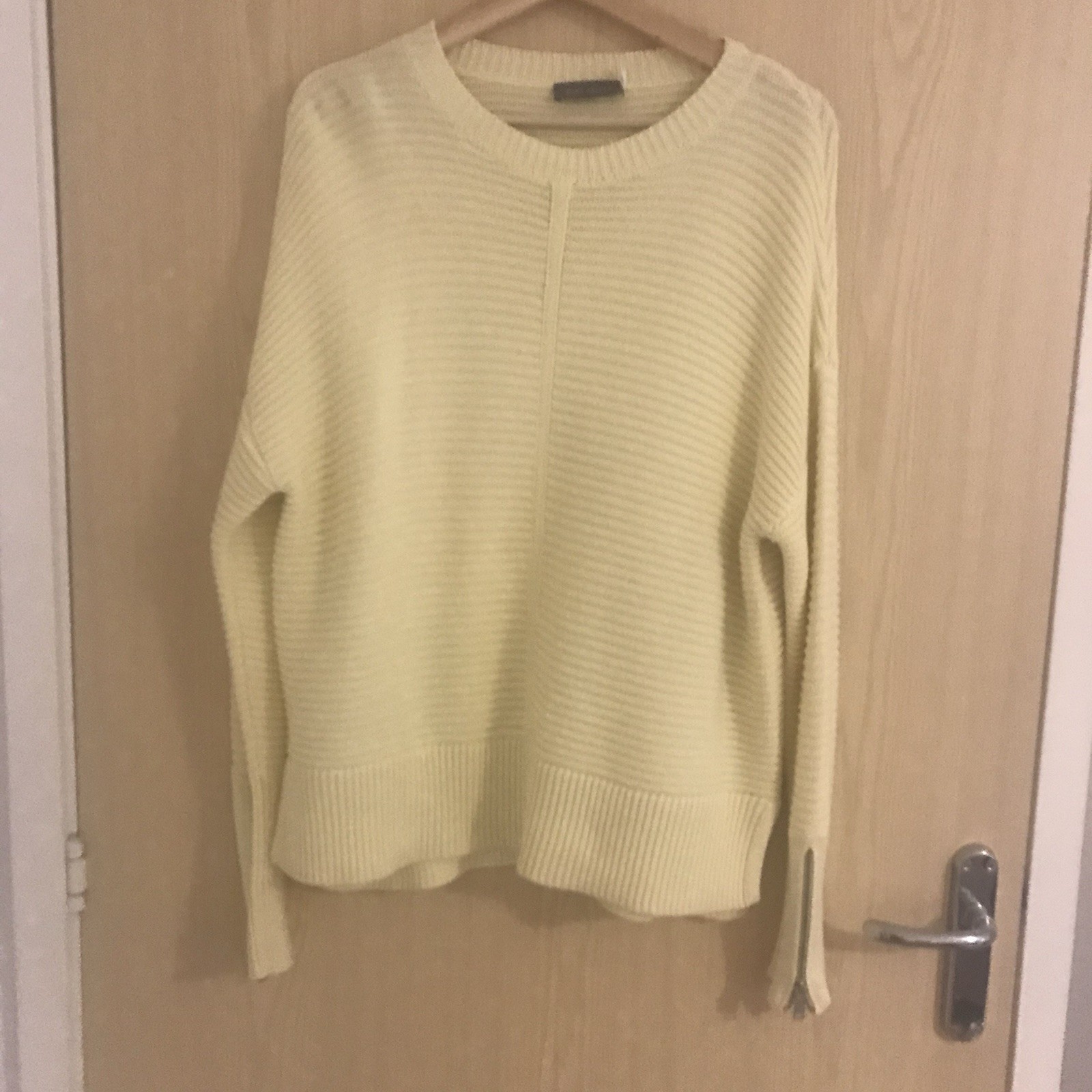 MINT VELVET PALE YELLOW JUMPER WITH FEATURE ZIP SLEEVES - SIZE M - VGC 💕