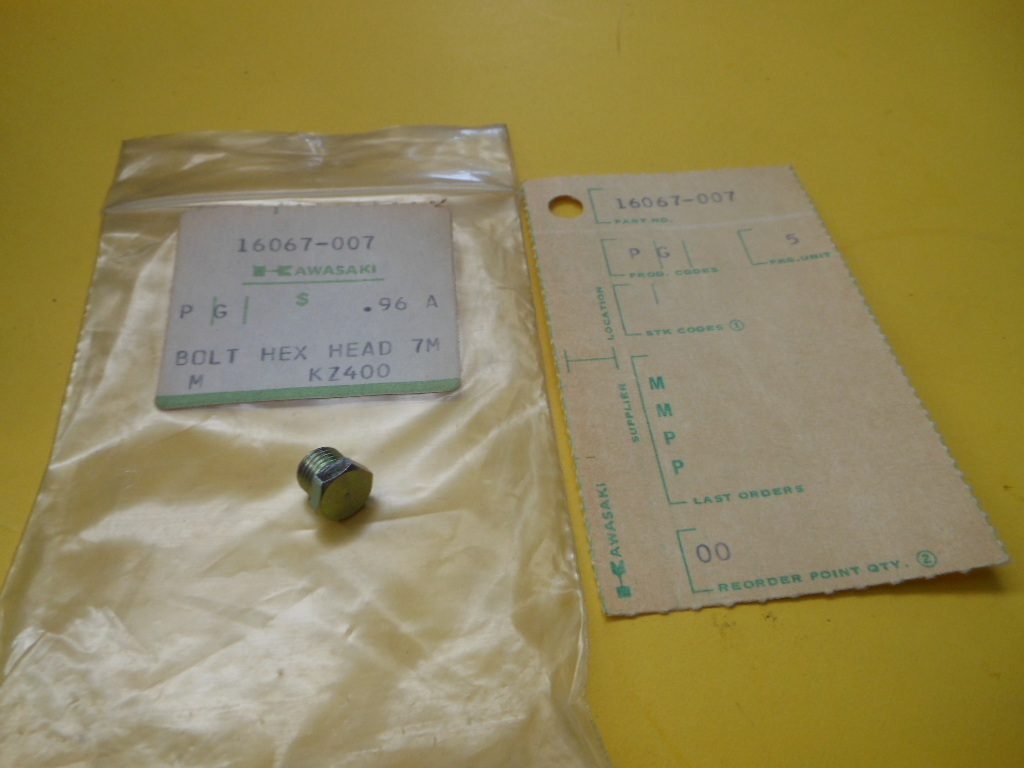 【J P】 NOS OEM KAWASAKI KZ400 KZ400D KZ400S HEX HEAD BOLT 16067-007