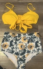 Two Piece Women's Multicolor Floral Size S Cute Bikini Swimsuit NWOT