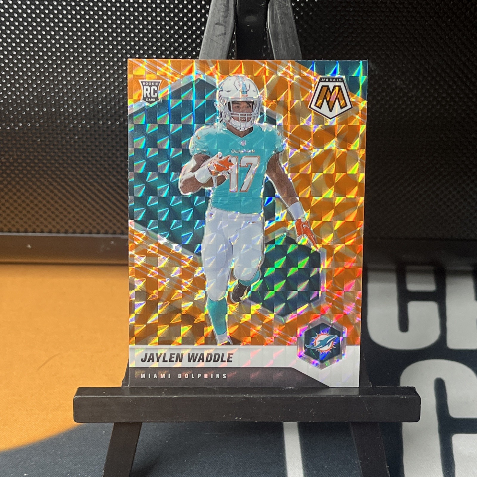 2021 Panini Mosaic Rookie Jaylen Waddle #308 Reactive Orange Prizm (RC) Dolphins