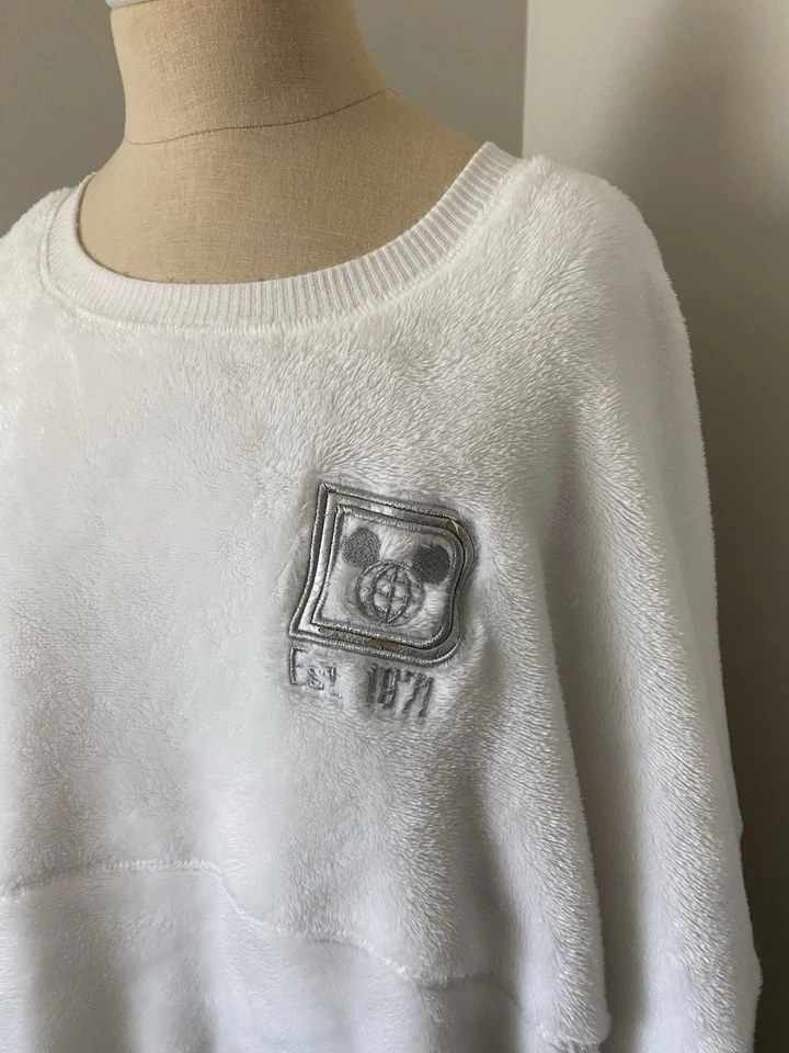 Camiseta deportiva blanca espíritu difuso XXL de Walt Disney World de los parques Disney ligeramente usada Foto 3 de 4