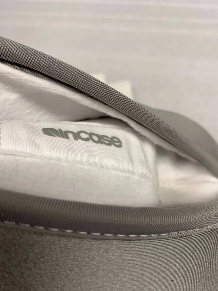 incase silver neoprene ipad slip sleeve plus stand - Image 4 of 4