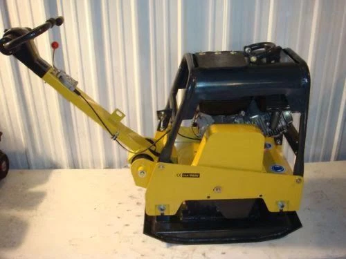 BULLDOG MFG Hydraulic Reversible plate compactor BD3000R 300 LBS