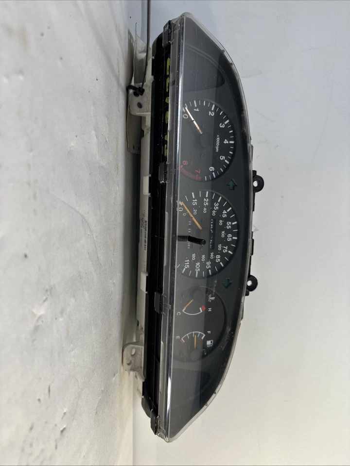 99-01 ESTEEM SPEEDOMETER CLUSTER OEM 257310-5913 D5 Foto 4 de 4